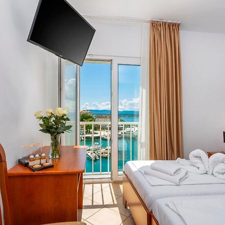 Hotel Adria Malinska Zewnętrze zdjęcie
