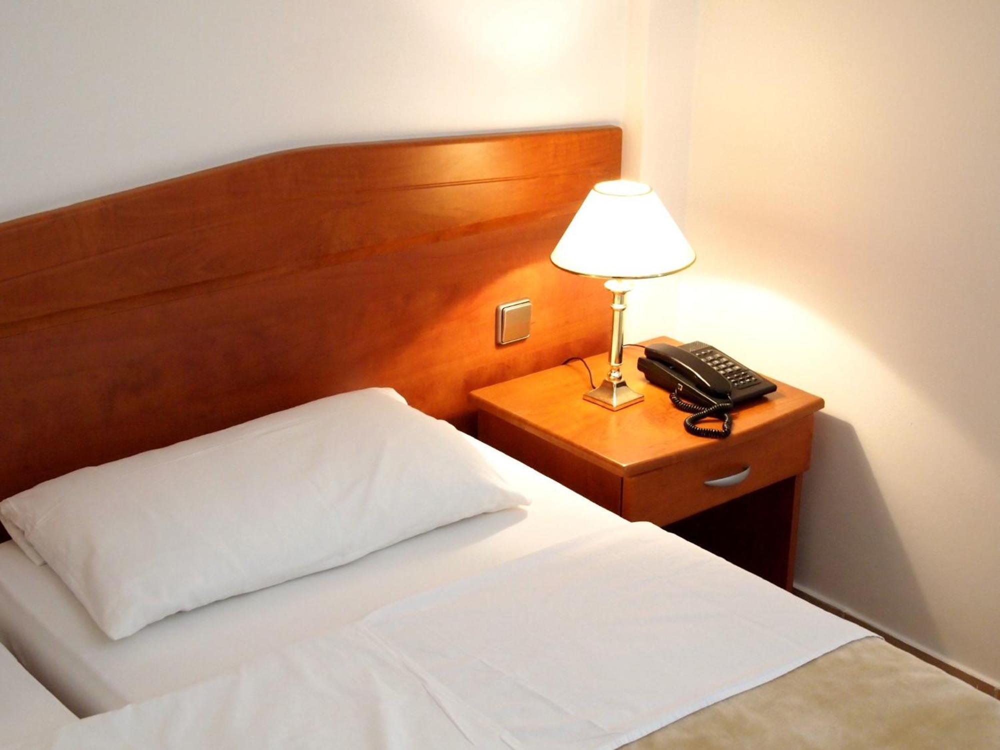 Hotel Adria Malinska Zewnętrze zdjęcie