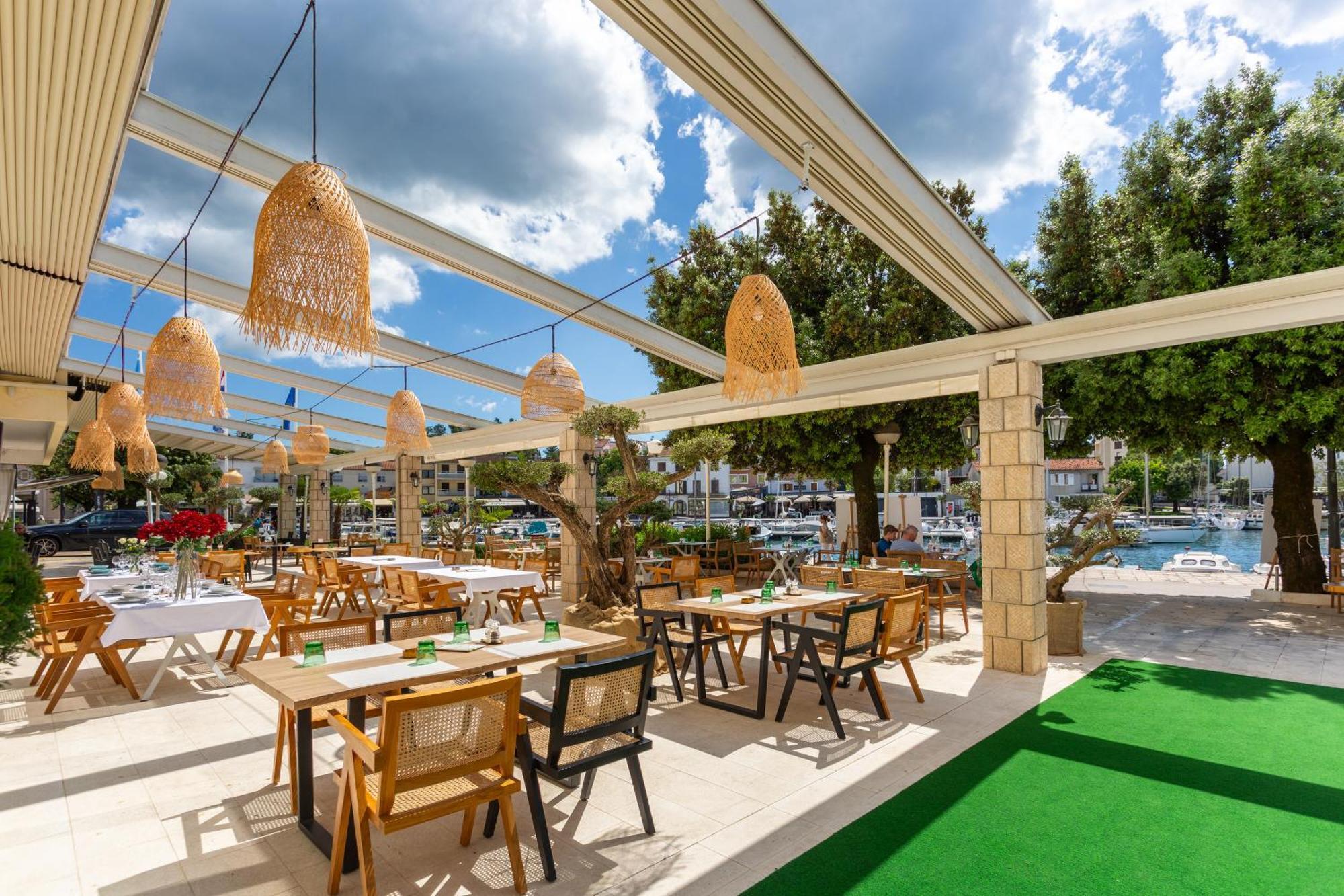 Hotel Adria Malinska Zewnętrze zdjęcie