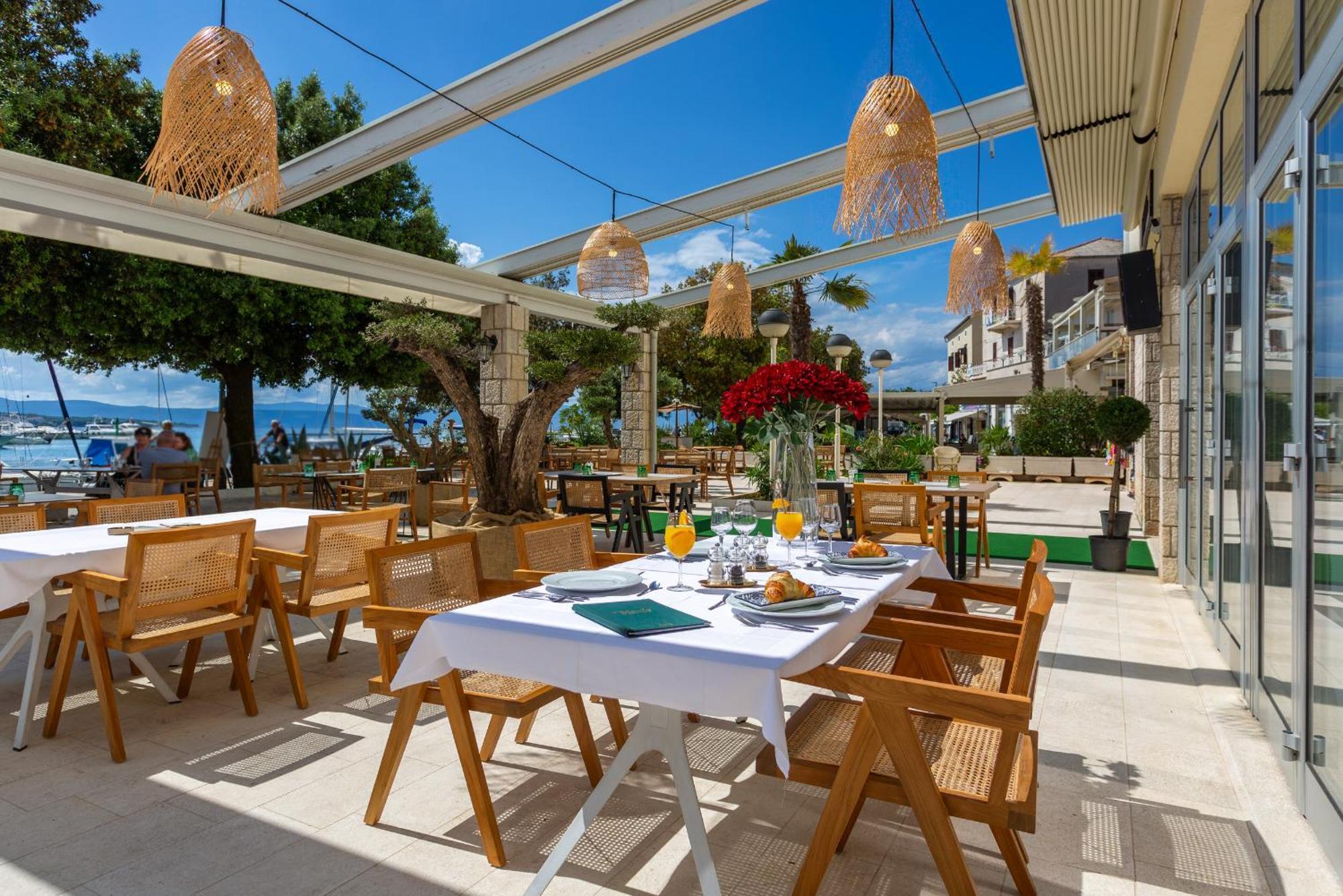 Hotel Adria Malinska Zewnętrze zdjęcie