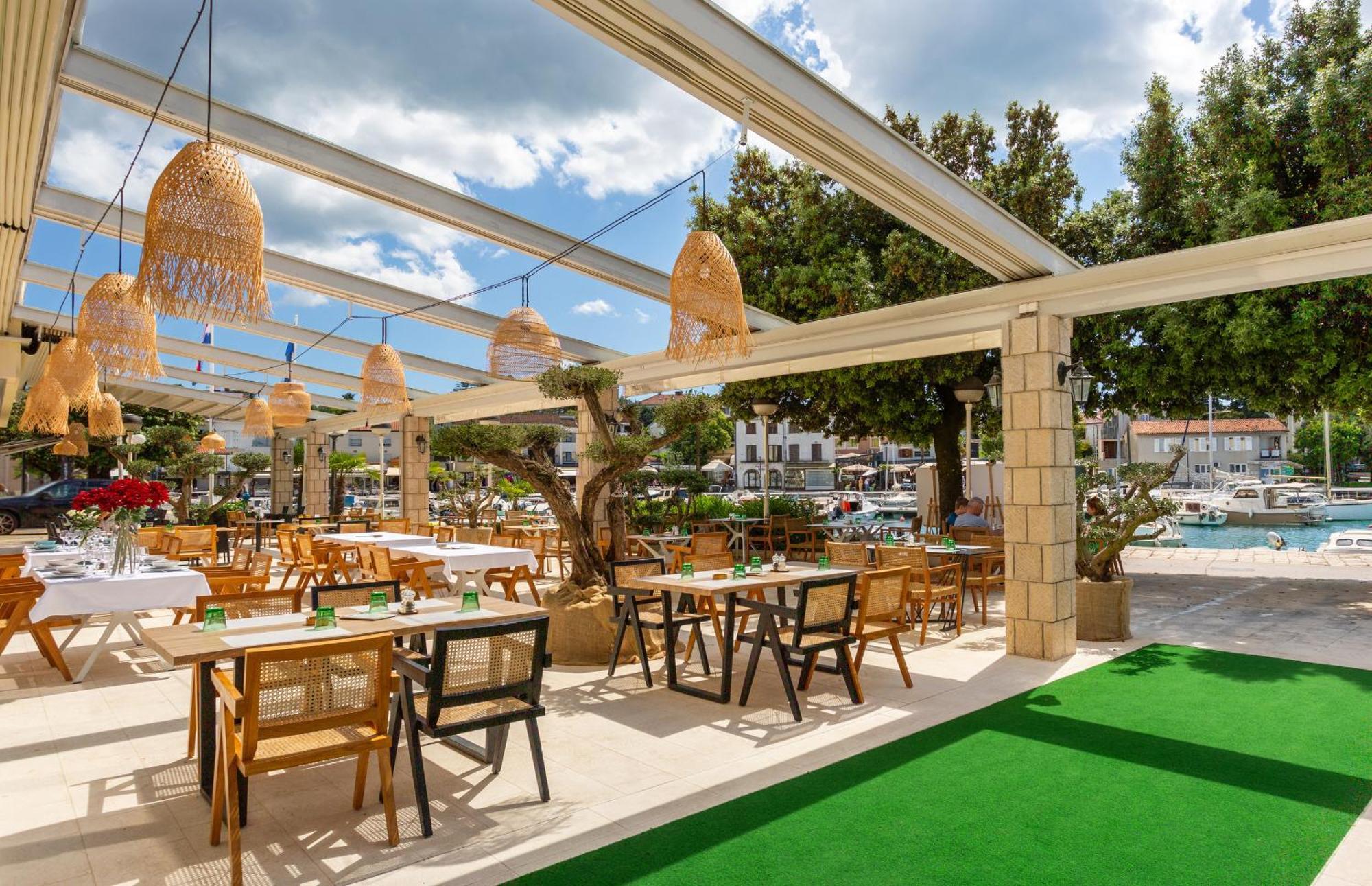 Hotel Adria Malinska Zewnętrze zdjęcie