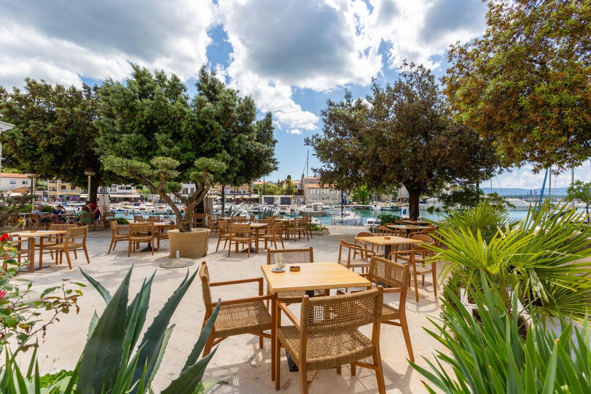 Hotel Adria Malinska Zewnętrze zdjęcie