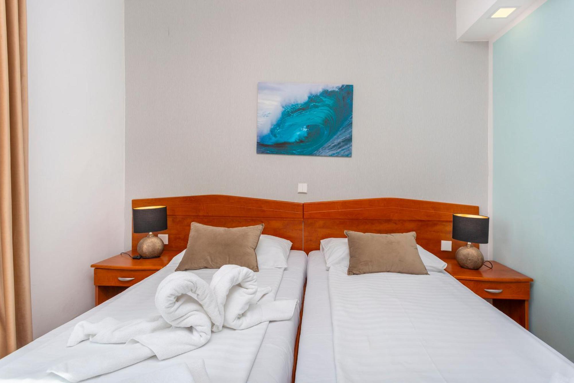Hotel Adria Malinska Zewnętrze zdjęcie
