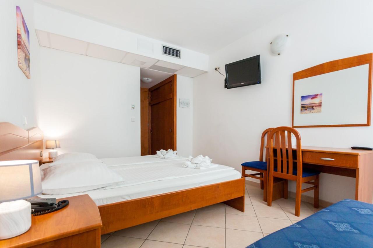 Hotel Adria Malinska Zewnętrze zdjęcie